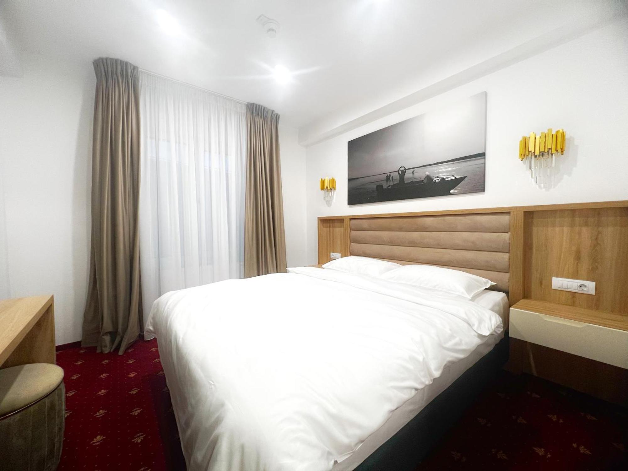 Mimi Hotel Corabia Zewnętrze zdjęcie