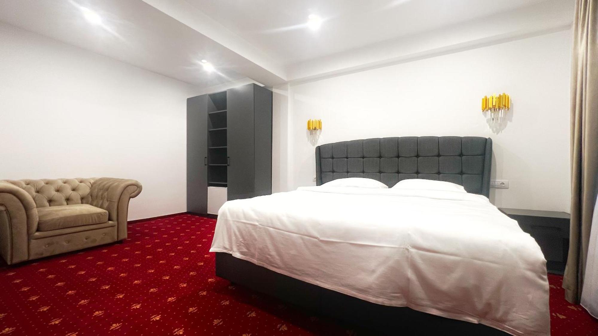 Mimi Hotel Corabia Zewnętrze zdjęcie