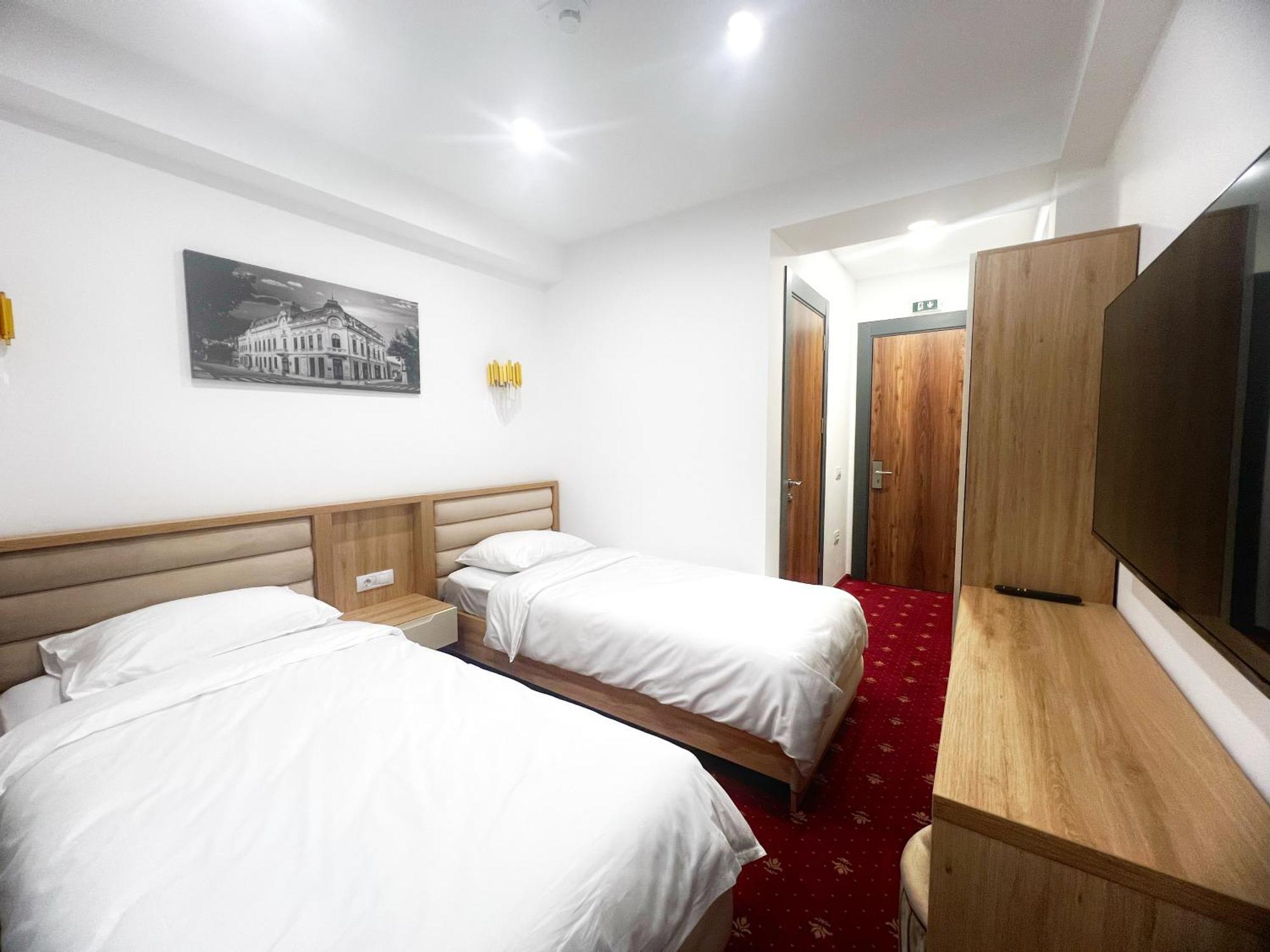 Mimi Hotel Corabia Zewnętrze zdjęcie