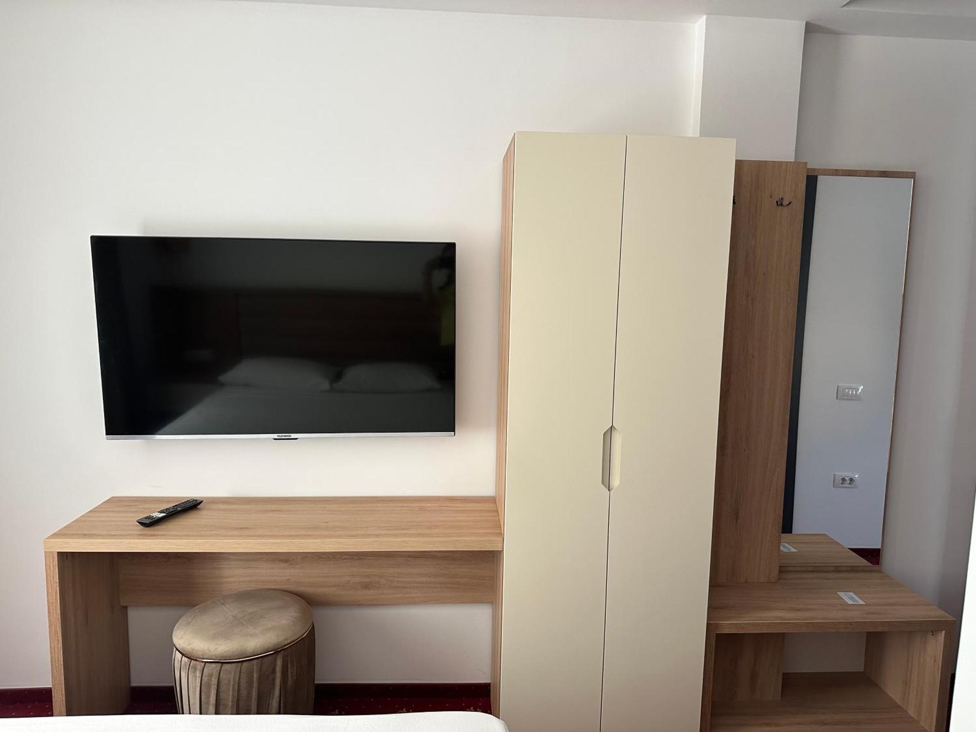 Mimi Hotel Corabia Zewnętrze zdjęcie