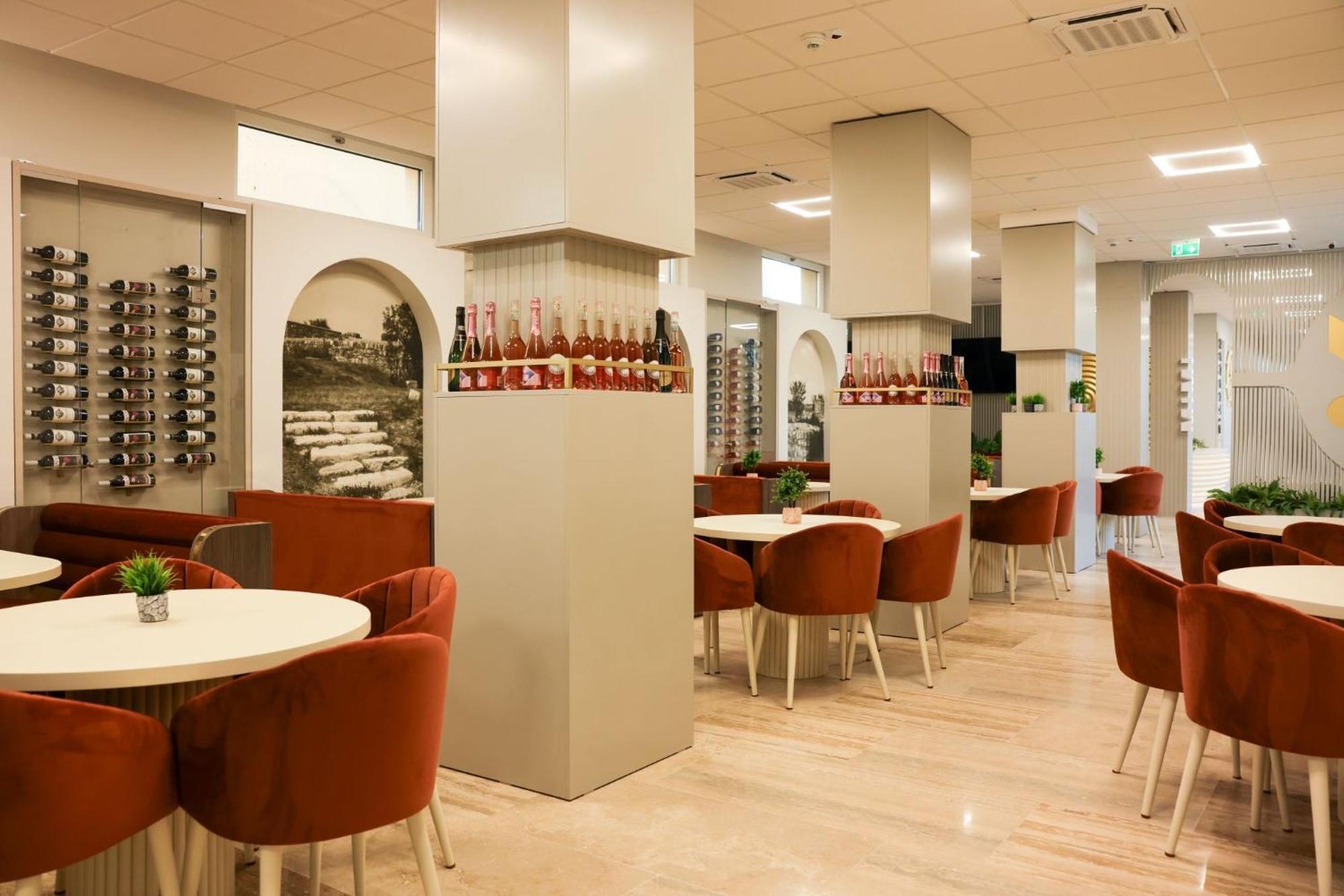 Mimi Hotel Corabia Zewnętrze zdjęcie
